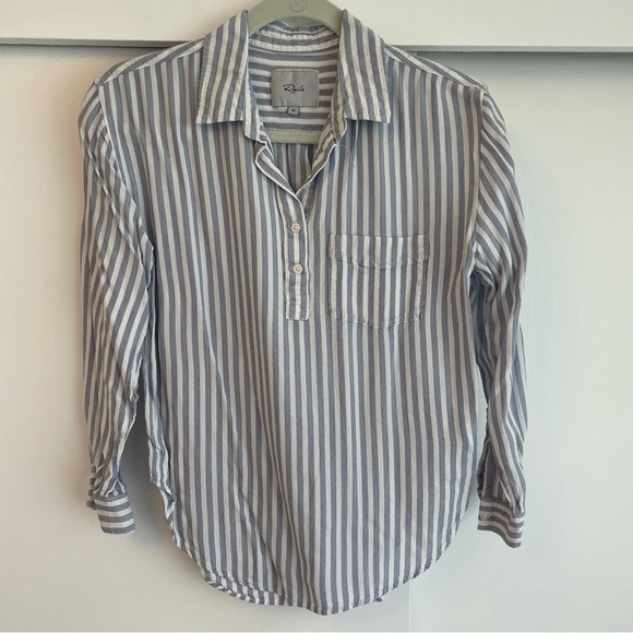Rails Elle Button Down Pocket Blouse in Blue Admiral Stripe Size XS - Picture 3 of 7